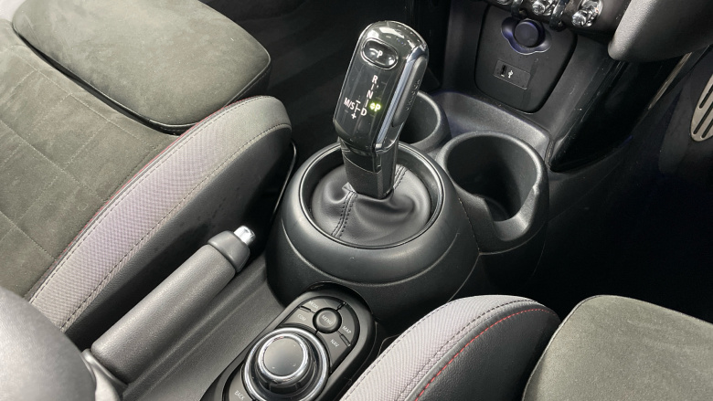 MINI Hatchback 2.0 Cooper S Sport 5dr Auto [Comfort/Nav Pack] Petrol Hatchback